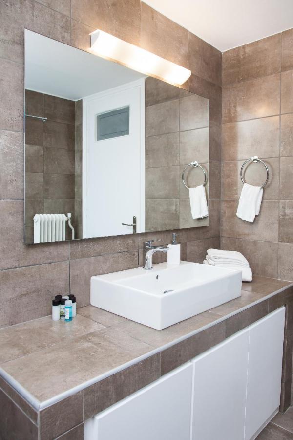 Sunny And Minimal Apt In Glyfada With 3 Bdrm Афины Экстерьер фото