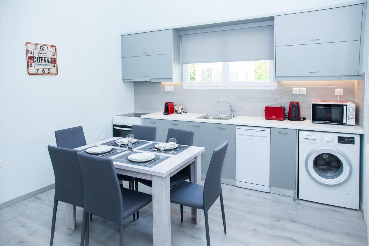 Sunny And Minimal Apt In Glyfada With 3 Bdrm Афины Экстерьер фото