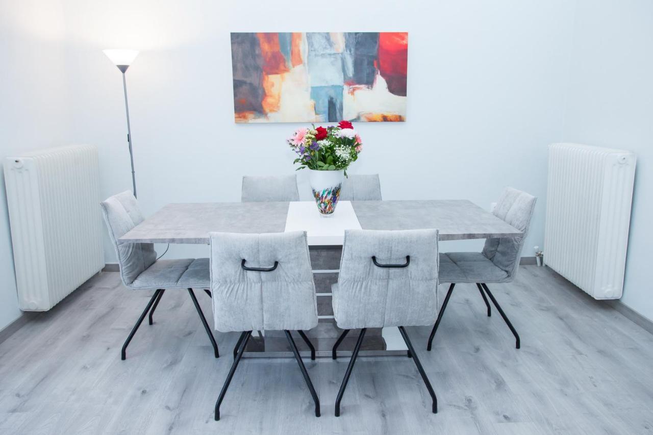 Sunny And Minimal Apt In Glyfada With 3 Bdrm Афины Экстерьер фото
